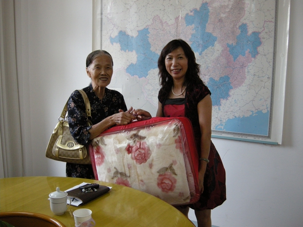 瑞康医院召开行风社会监督员座谈会