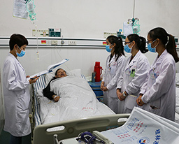 罗伟生副校长率队开展实习中期检查