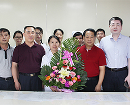 罗伟生副校长一行慰问我院临床一线教师代表