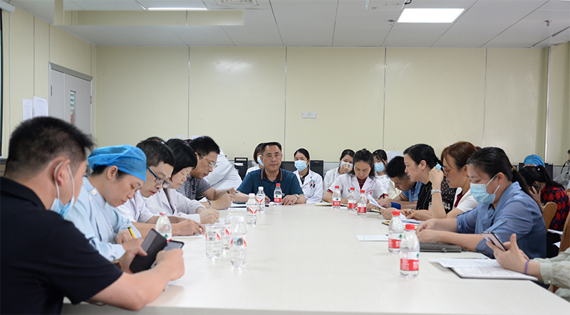 【学党史办实事】唐友明院长带队到呼吸与危重症医学科开展行政查房