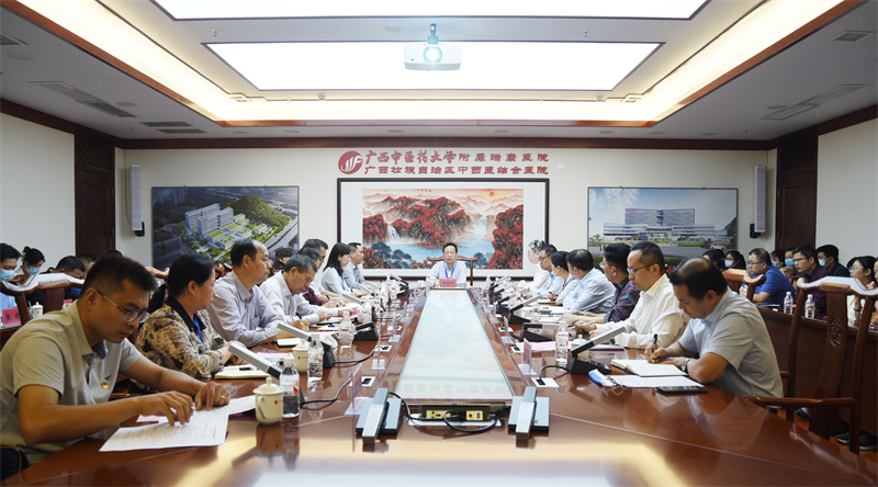 莫锦荣书记一行到瑞康医院开展2022-2023学年上学期期中教学检查和实习中期检查工作