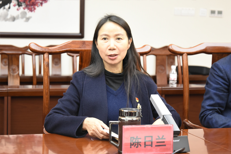 3陈日兰副书记介绍毕业生情况.jpg