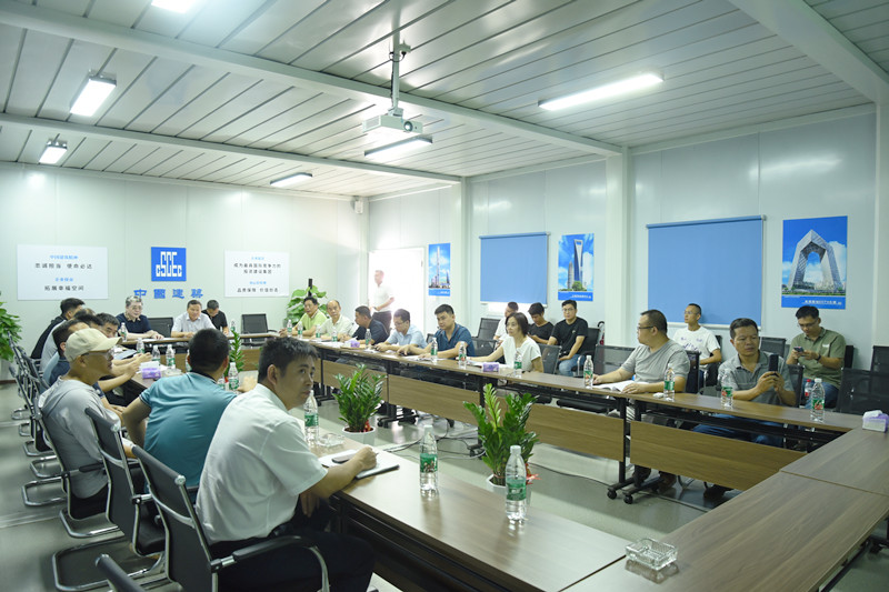 南宁市重点项目建设办公室到我院凤岭南医院建设项目工地开展现场服务
