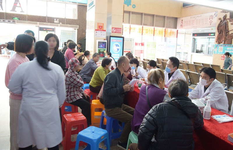 关注职场糖尿病——瑞康医院举办2025年“联合国糖尿病日”公益义诊活动