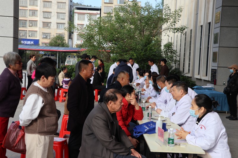 义诊现场1.jpg