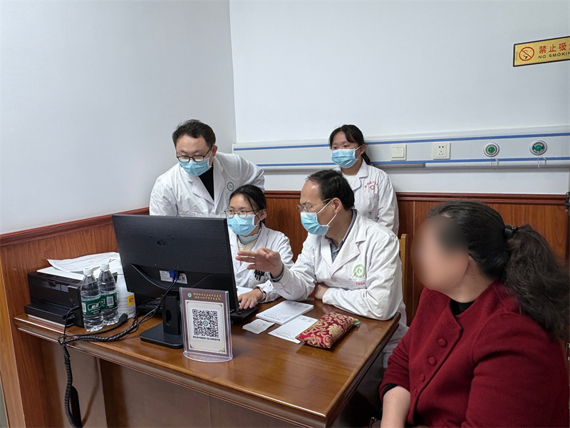 广西名中医庞学丰教授团队赴都安瑶族自治县中医医院开展2025年广西名中医传承工作室专项活动